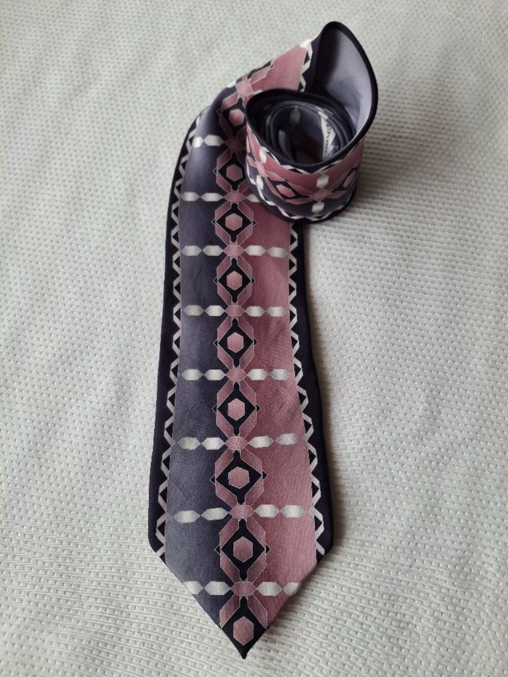 Stacy Adams Vintage Silk Tie with Geometric Pattern — Gray and Pink, 4" Wide
